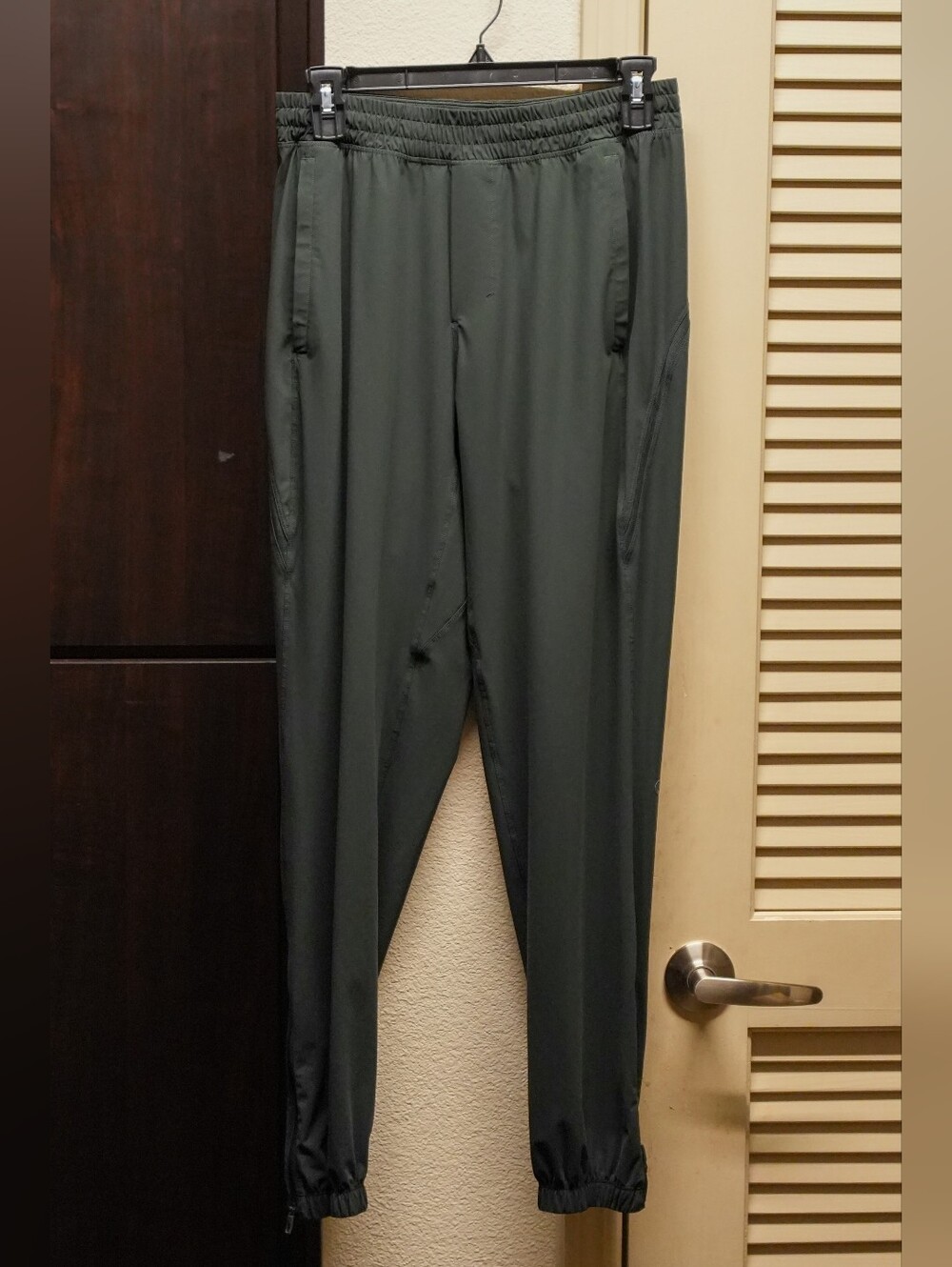 lululemon athletica Pace Breaker Men's Dark Green Jogger Pants